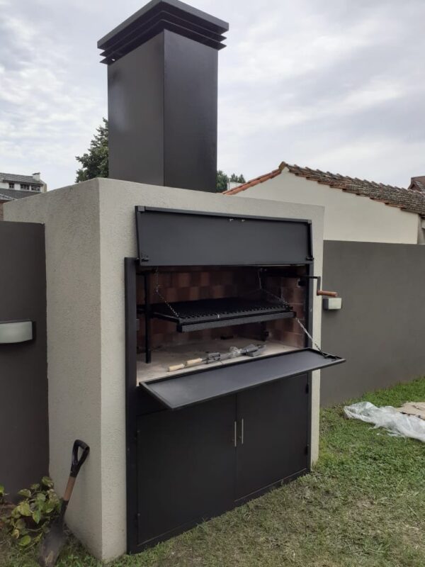 Cerramiento parrilla con Puertas Abatibles